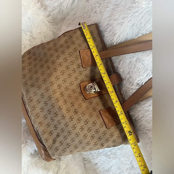 Dooney & Bourke Signature DB Tan Brown Shoulder Shoulder And Coin Purse - Picture 10 of 15